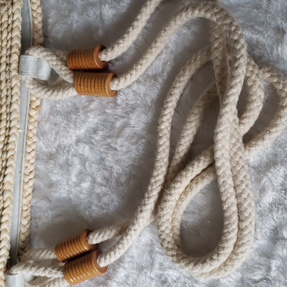 Straw Braided Floral Square Tote Bag in Ivory Woven Beach Shoulder Bag - Picture 11 of 12